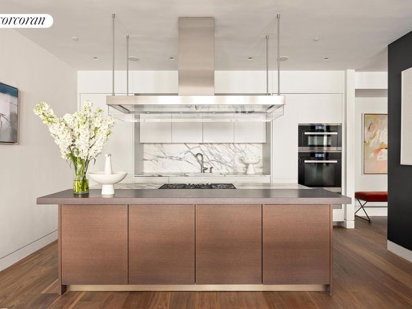270 Broadway 19B, New York NY 10007