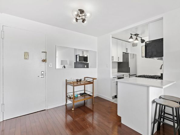 333 East 14th Street 9G, New York NY 10003
