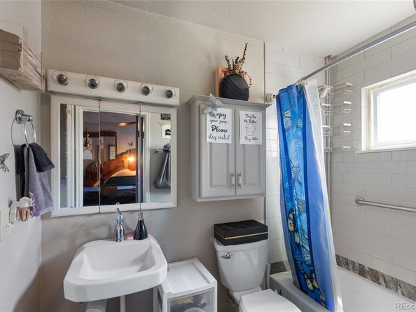 4584 Davenport Way, Denver CO 80239