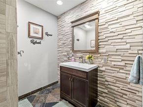 6902 S Lamar Street, Littleton CO 80128