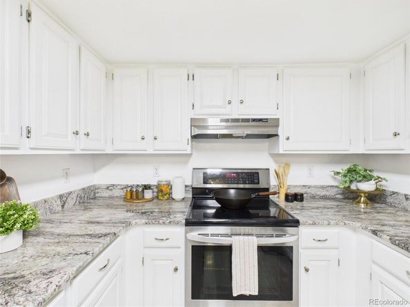 12183 W Cross Drive 202, Littleton CO 80127