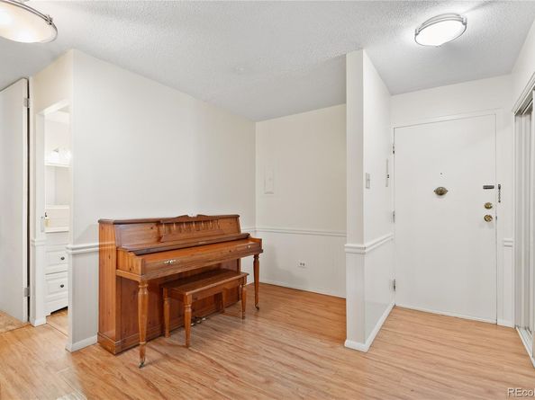 585 S Alton Way 10A, Denver CO 80247