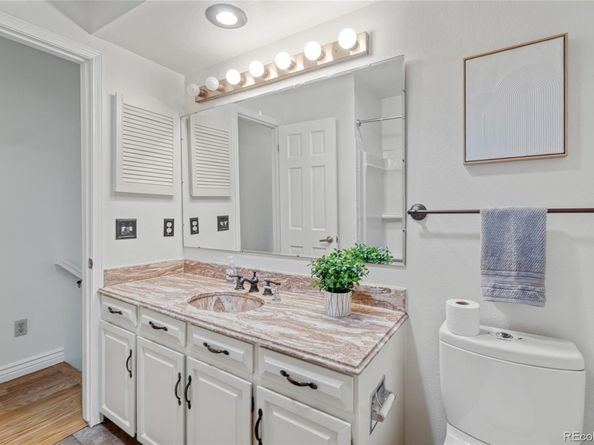 1590 S Macon Street, Aurora CO 80012