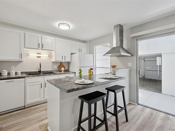 155 Paris Circle, Aurora CO 80011
