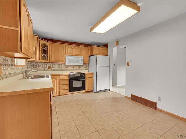 9083 W Iowa Avenue, Lakewood CO 80232