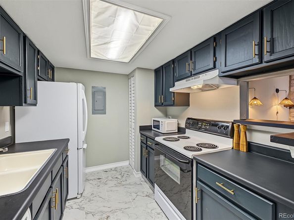 8335 Fairmount Drive 8104, Denver CO 80247