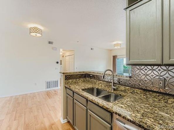 913 S Zeno Way 202, Aurora CO 80017