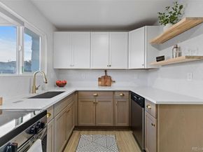 1558 S Laredo Court, Aurora CO 80017