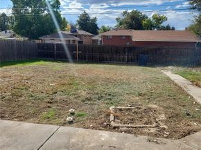 2241 Oakland Street, Aurora CO 80010