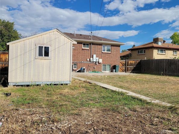 2241 Oakland Street, Aurora CO 80010
