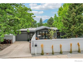 1430 Moss Rock Place