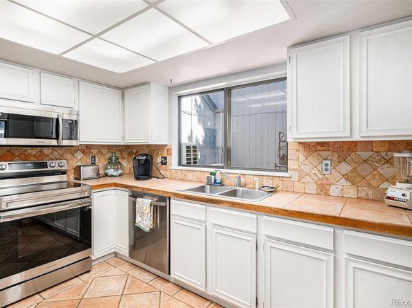 2490 S Worchester Court E, Aurora CO 80014