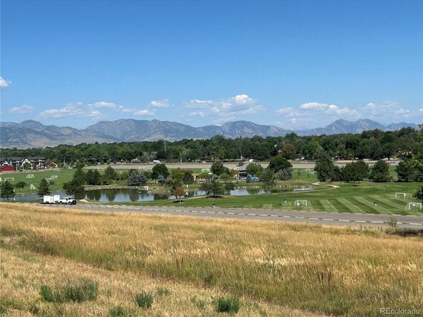 5812 Queen Street, Arvada CO 80004