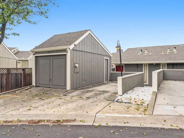 61 Anair Way, Oakland CA 94605