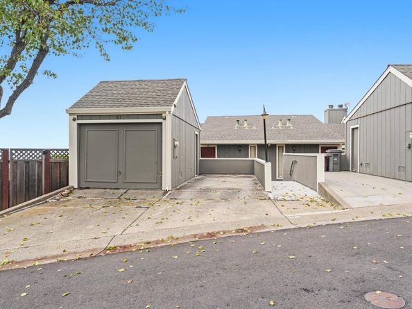 61 Anair Way, Oakland CA 94605