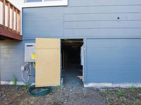 8825 D Street, Oakland CA 94621