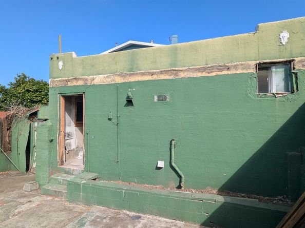 4851 Walnut Street, Oakland CA 94619