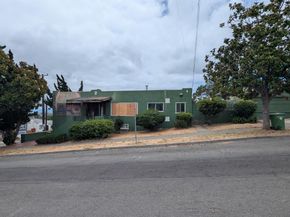 4851 Walnut Street, Oakland CA 94619