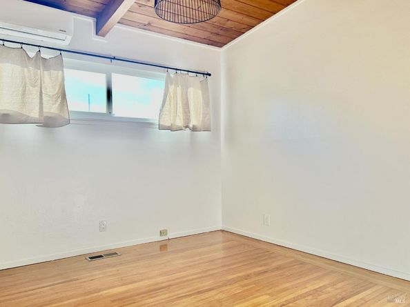 924 E Meadow Avenue, Pinole CA 94564