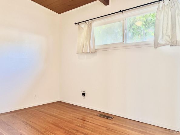 924 E Meadow Avenue, Pinole CA 94564
