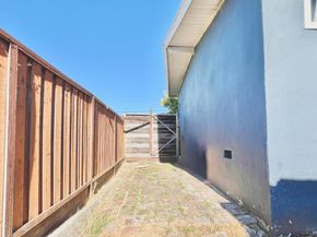 924 E Meadow Avenue, Pinole CA 94564