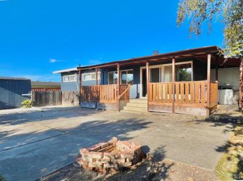 924 E Meadow Avenue