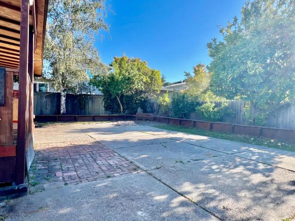924 E Meadow Avenue, Pinole CA 94564