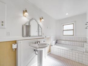 8125 Earl Street, Oakland CA 94605