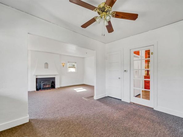 8125 Earl Street, Oakland CA 94605