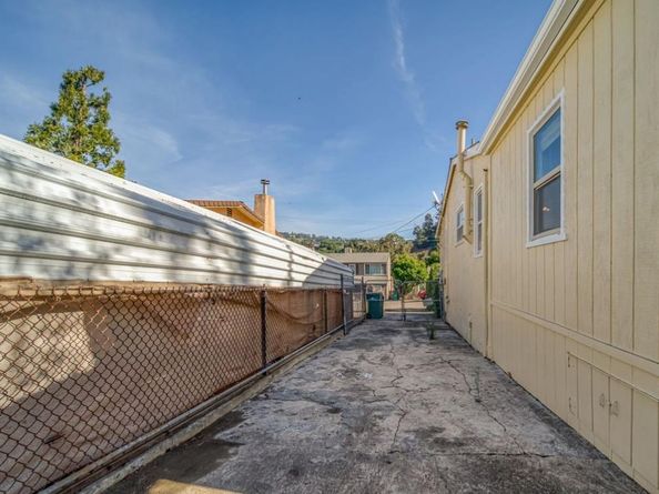 8125 Earl Street, Oakland CA 94605