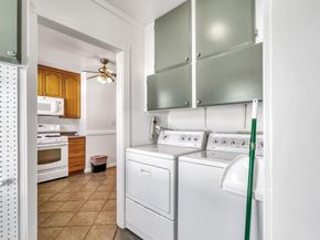 8125 Earl Street, Oakland CA 94605
