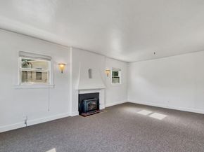 8125 Earl Street, Oakland CA 94605
