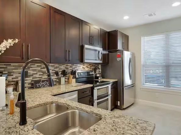 585 Demarett DR, Point Venture TX 78645
