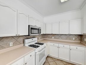 13401 Lamplight Village Ave, Austin TX 78727