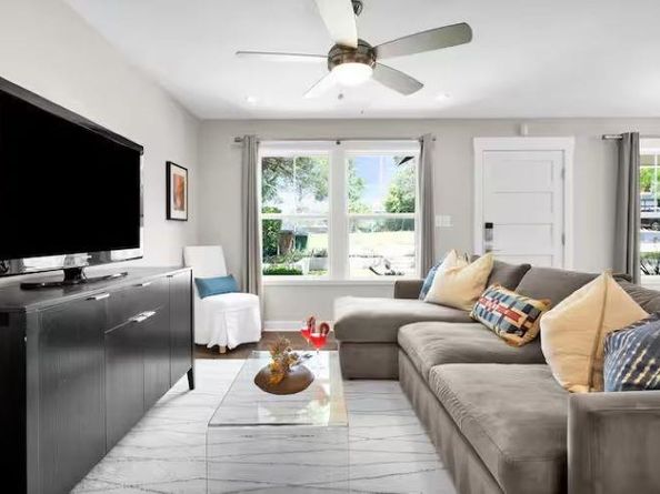 1809 W 10th ST, Austin TX 78703