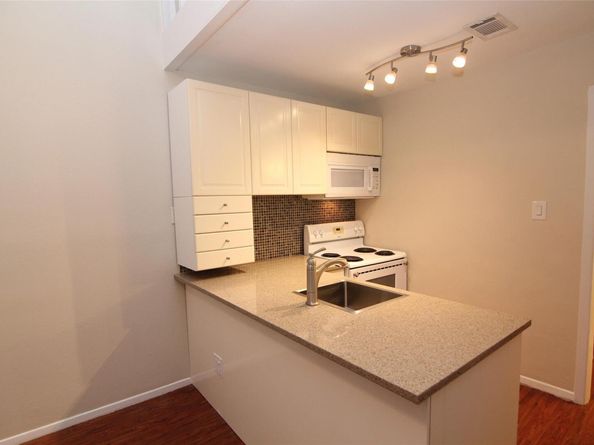 2815 Rio Grande ST 211, Austin TX 78705