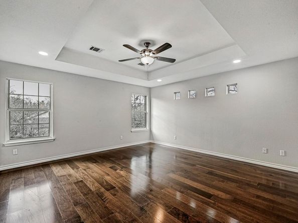 305 Augusta Cv, Point Venture TX 78645