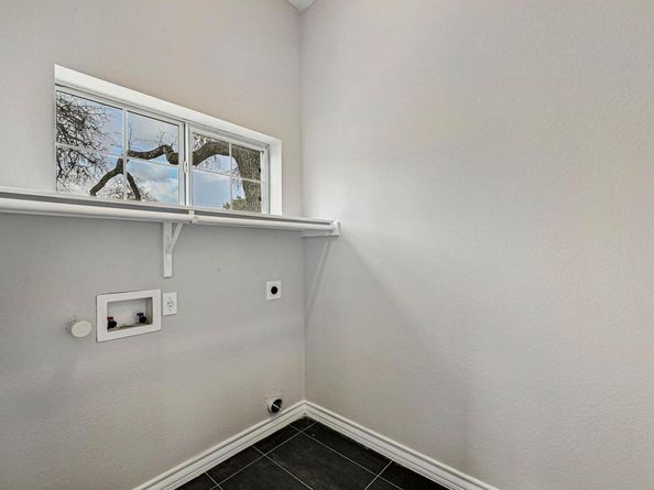305 Augusta Cv, Point Venture TX 78645