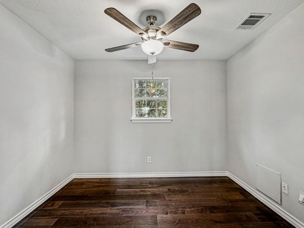 305 Augusta Cv, Point Venture TX 78645