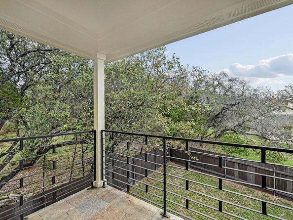 305 Augusta Cv, Point Venture TX 78645