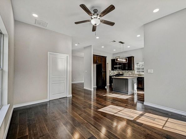 305 Augusta Cv, Point Venture TX 78645
