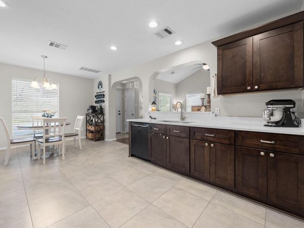 1821 Logan DR, Round Rock TX 78664