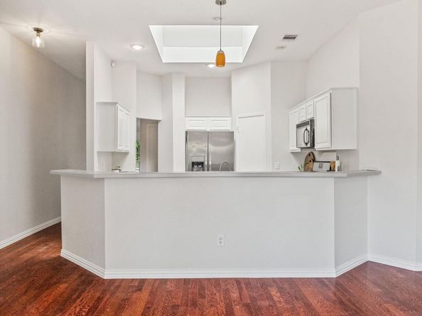 8207 Nairn DR, Austin TX 78749