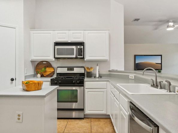 8207 Nairn DR, Austin TX 78749