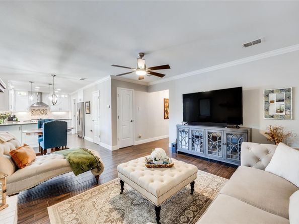 10103 Oak Hollow CIR, Austin TX 78758