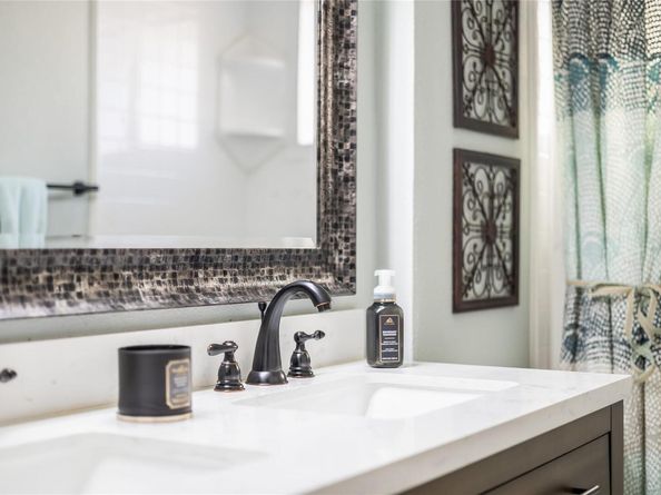 10103 Oak Hollow CIR, Austin TX 78758