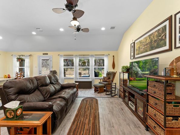 2009 Omaha DR, Lago Vista TX 78645