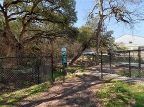 3204 Menchaca RD 704, Austin TX 78704