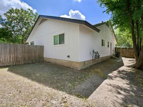 12820 Tomanet TRL A & B, Austin TX 78727