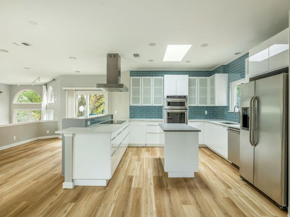 304 Palos Verdes DR, Lakeway TX 78734